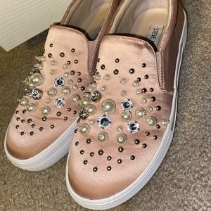 Steve Madden Slip Ons